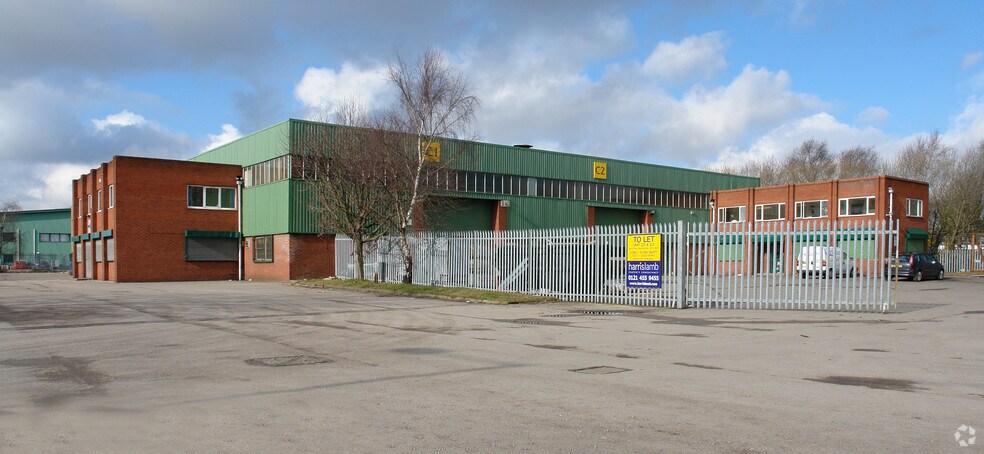 Midacre, Willenhall to rent - Building Photo - Image 2 of 4