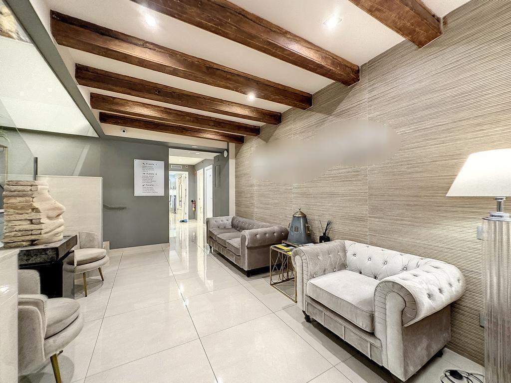 Retail in Barcelona, Barcelona to rent Interior Photo- Image 1 of 15