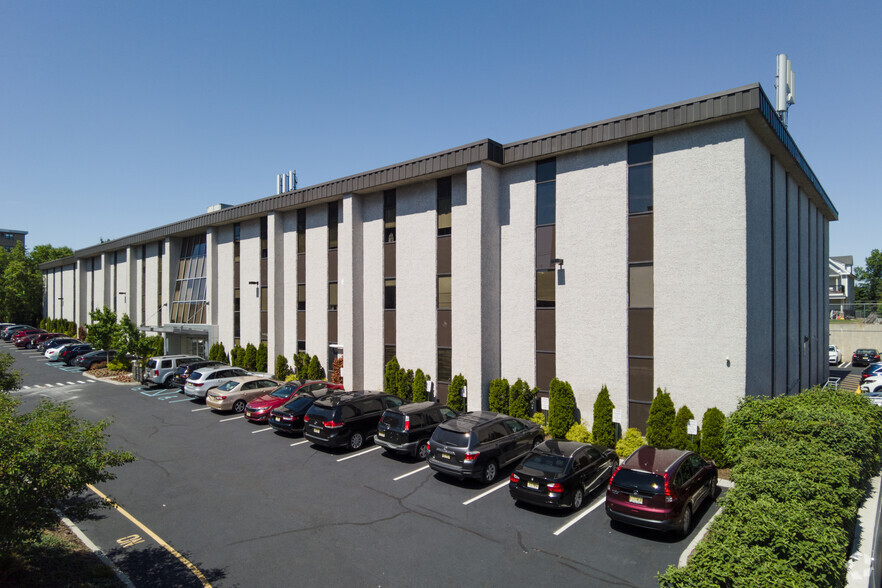 385 Prospect Ave, Hackensack, NJ for rent - Building Photo - Image 1 of 5