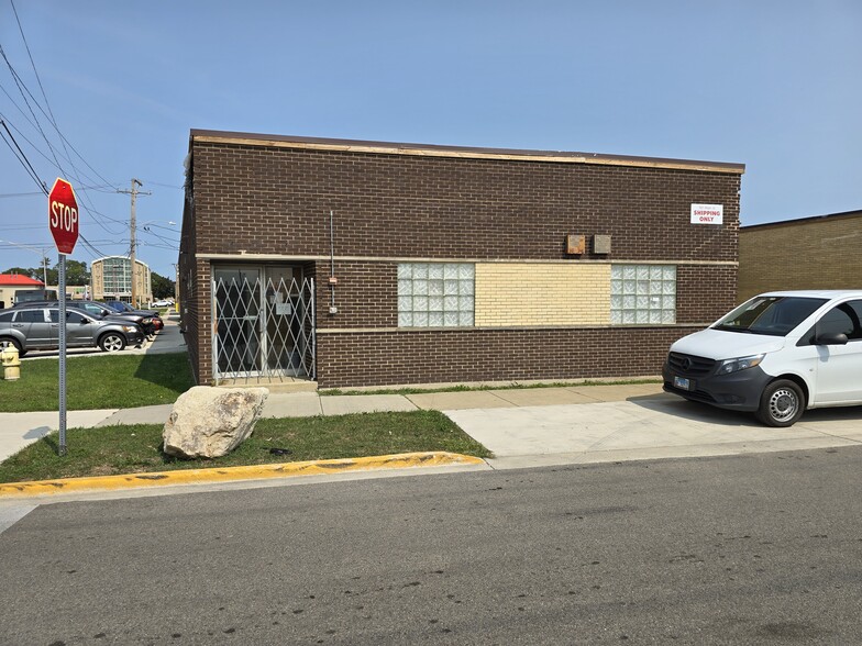 921 Main St, Melrose Park, IL for rent - Building Photo - Image 1 of 5