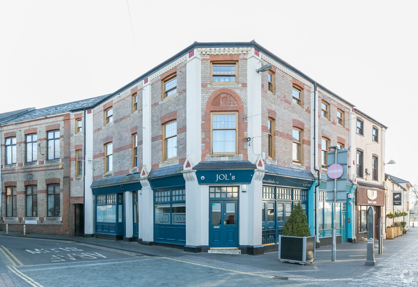 30-31 High St, Merthyr Tydfil for rent - Primary Photo - Image 1 of 2