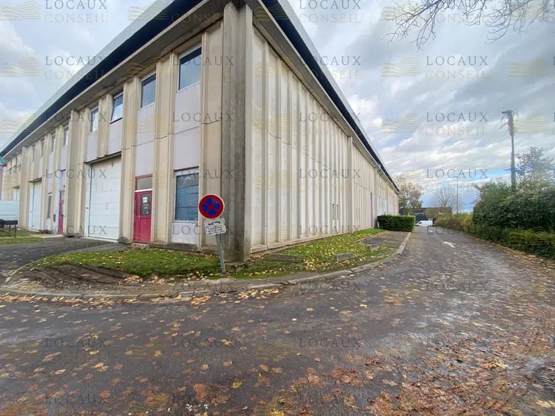 Light Industrial in Sarcelles to rent Primary Photo- Image 1 of 5