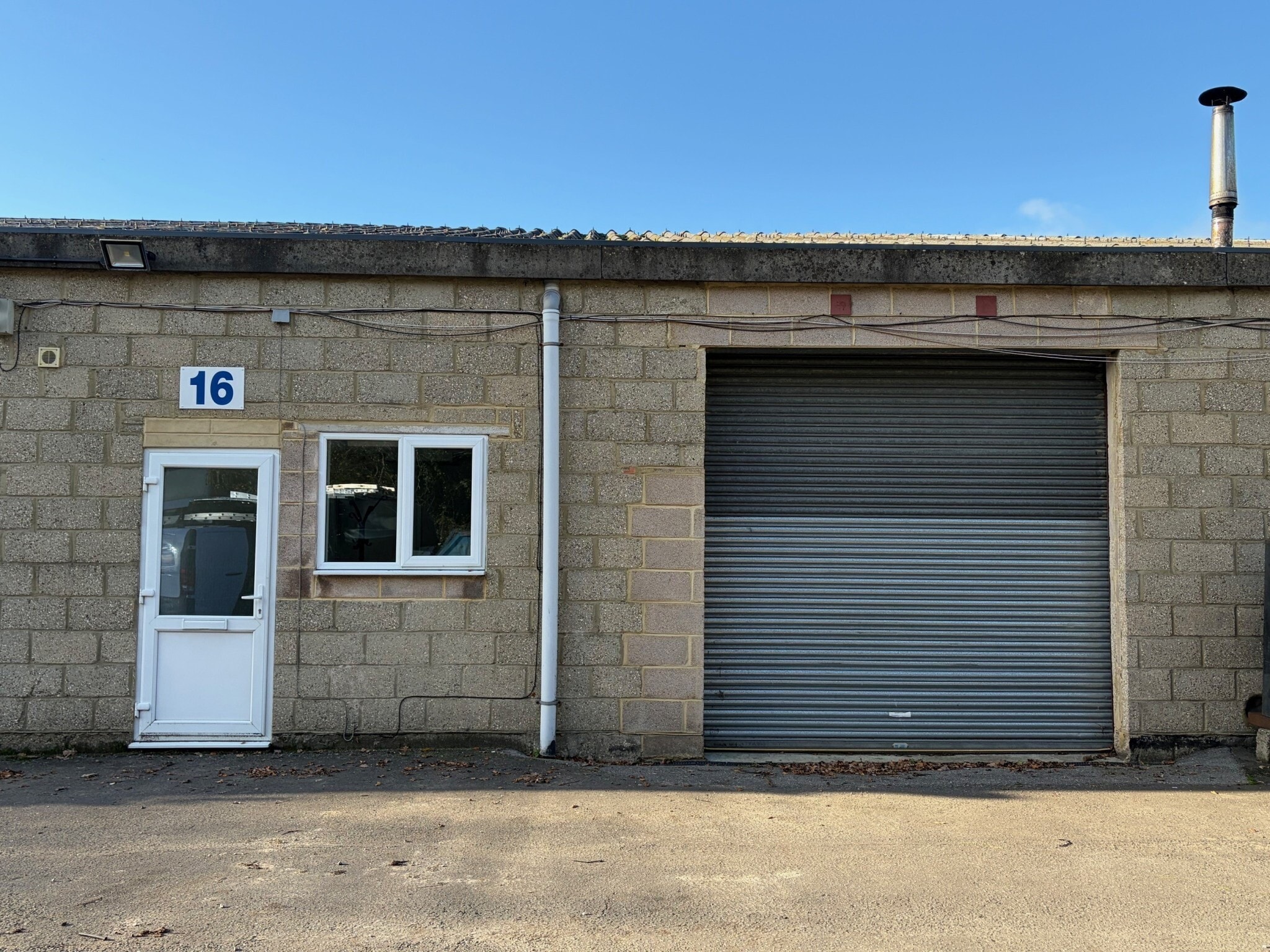 Youngs Industrial Estate, Units 14-18, Aldermaston to rent Primary Photo- Image 1 of 2