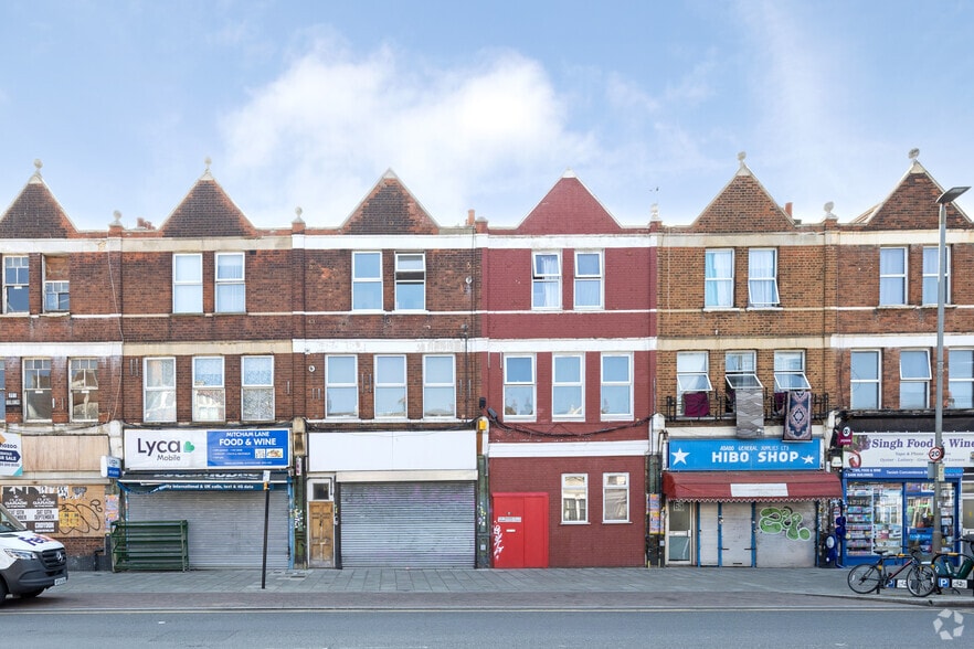 Mitcham Ln, London to rent - Building Photo - Image 2 of 2