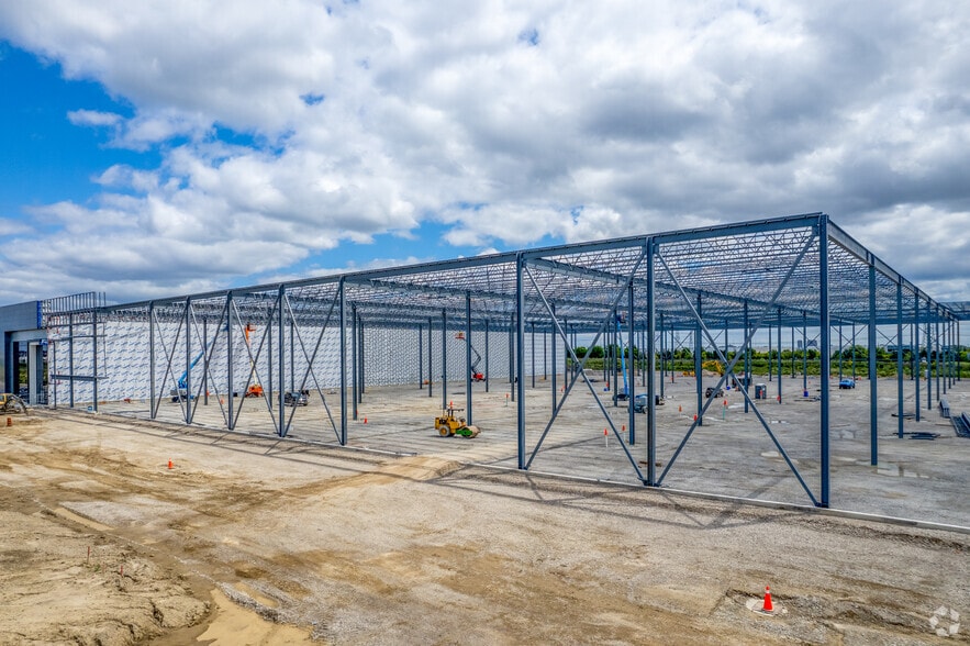 850 Gibraltar Rd, Vaughan, ON to rent - Building Photo - Image 3 of 5