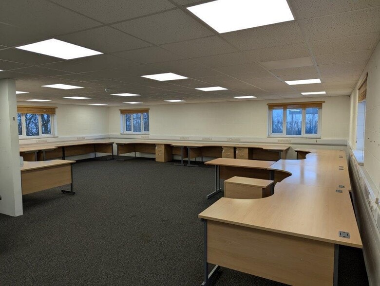 Wolff Stone Offices, West Cranmore to rent - Interior Photo - Image 2 of 8