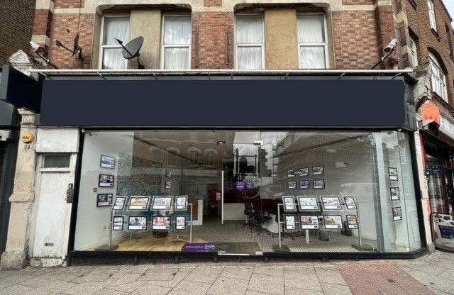 52 High St, London to rent - Building Photo - Image 1 of 1
