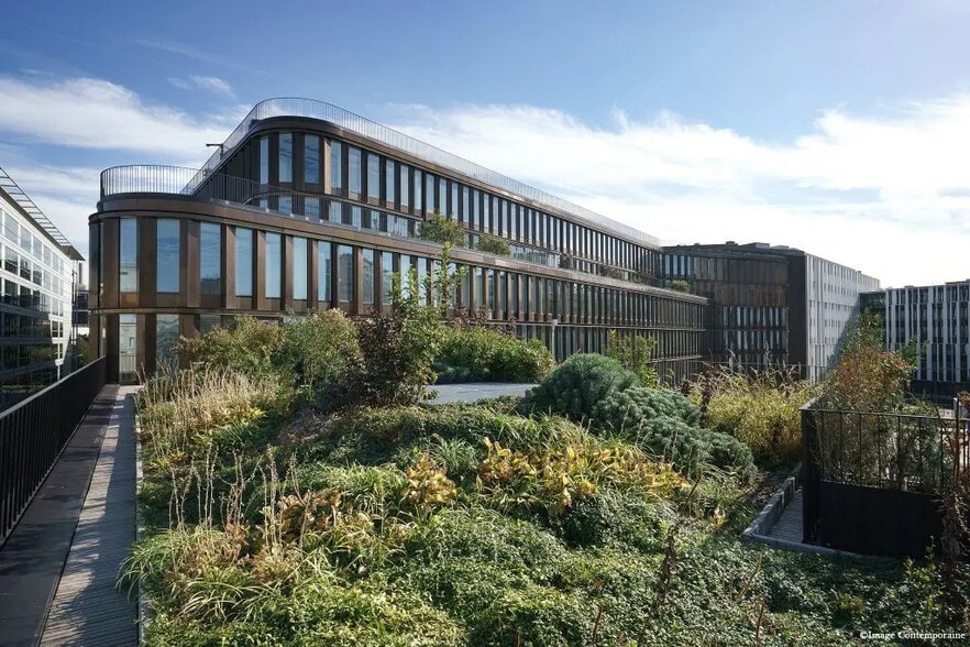 5-7 Rue Touzet-Gaillard, Saint-Ouen-sur-Seine to rent - Building Photo - Image 2 of 13