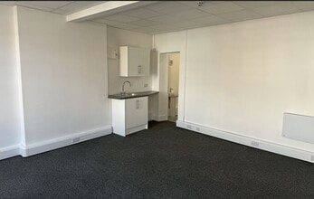 46 High St, Leighton Buzzard to rent Interior Photo- Image 1 of 1