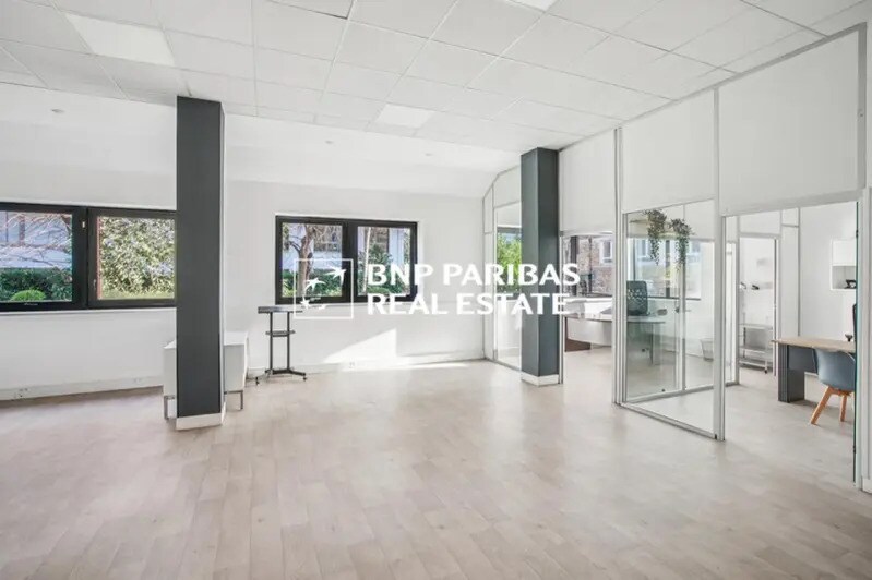 6 Rue Antonin Raynaud, Levallois-Perret to rent - Building Photo - Image 3 of 16