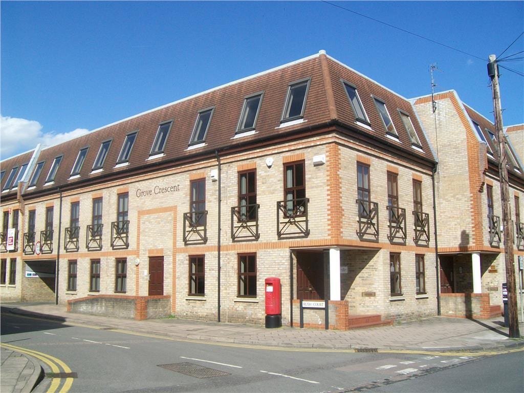 18 Grove Pl, Bedford to rent Building Photo- Image 1 of 2