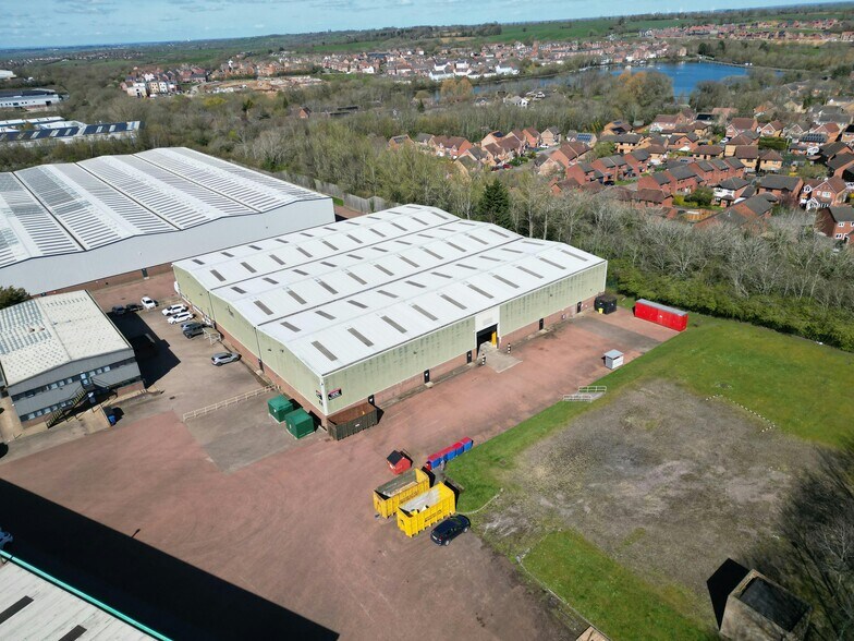 Sopwith Way, Daventry to rent - Building Photo - Image 3 of 8
