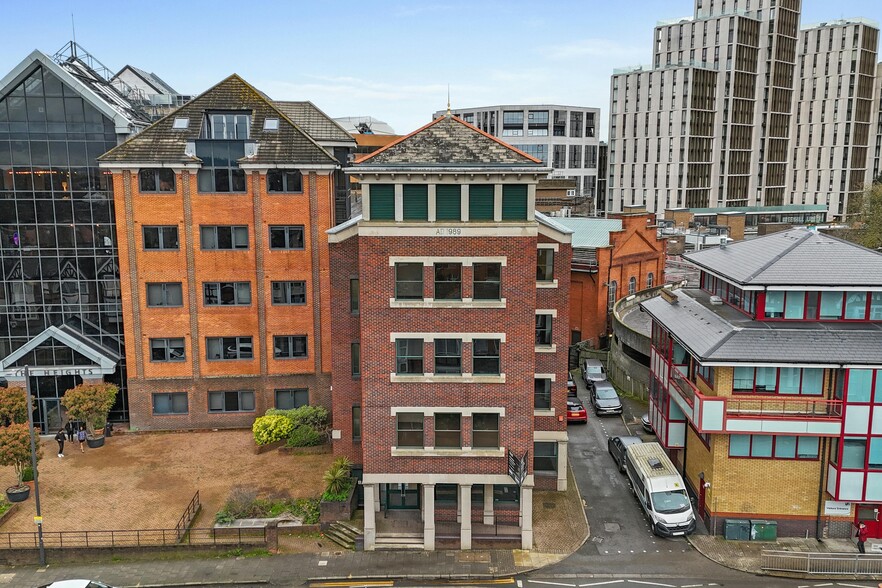 Lowlands Rd, Harrow to rent - Building Photo - Image 3 of 16