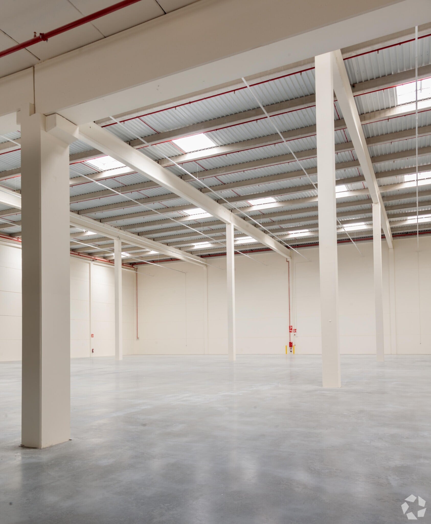 Calle de Eduardo Barreiros, 104, Madrid, Madrid to rent Building Photo- Image 1 of 10