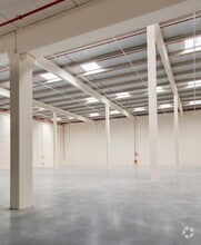 Calle de Eduardo Barreiros, 104, Madrid, Madrid to rent Building Photo- Image 1 of 10