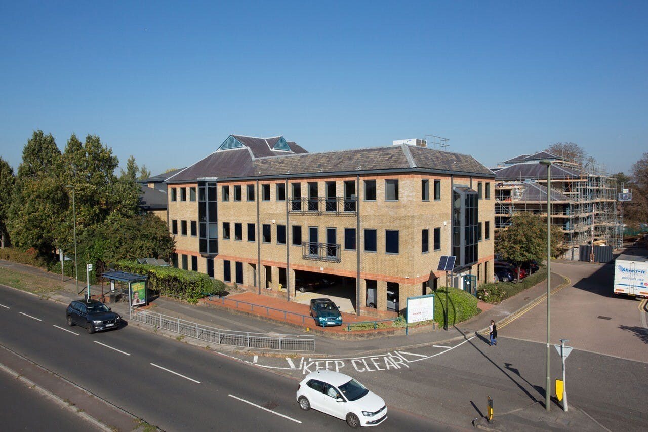 The Causeway, Staines to rent Building Photo- Image 1 of 9