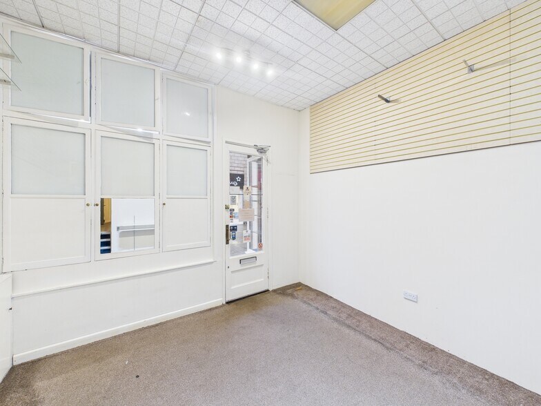 183-189 High St, Arbroath to rent - Building Photo - Image 2 of 7