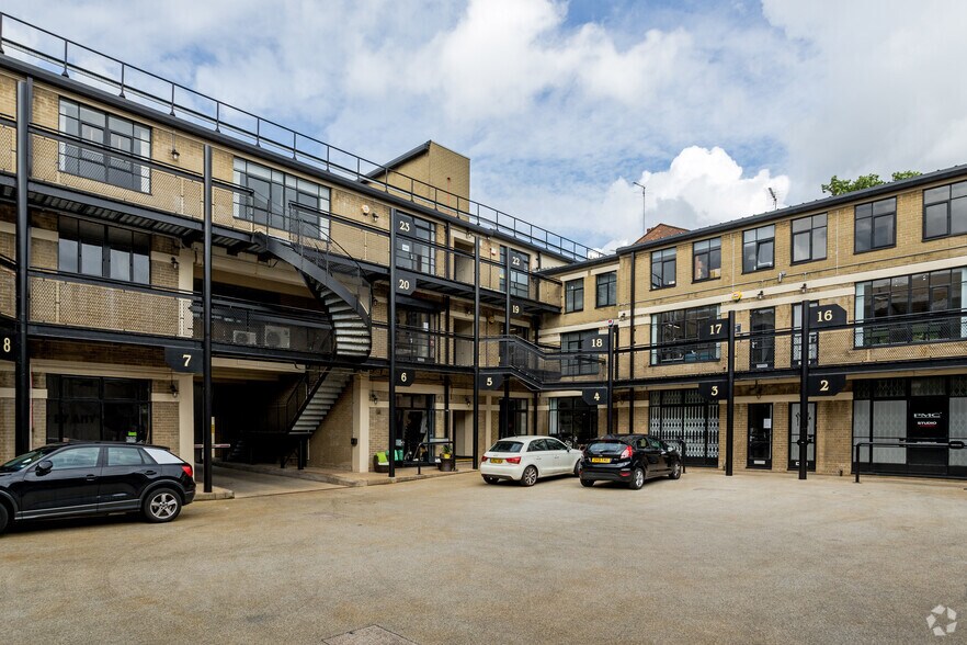 6 Northampton St, London to rent - Building Photo - Image 3 of 30