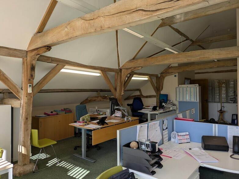 Littleton Ln, Guildford to rent - Building Photo - Image 3 of 5