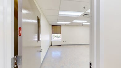 7777 Leesburg Pike, Falls Church, VA to rent Interior Photo- Image 2 of 5