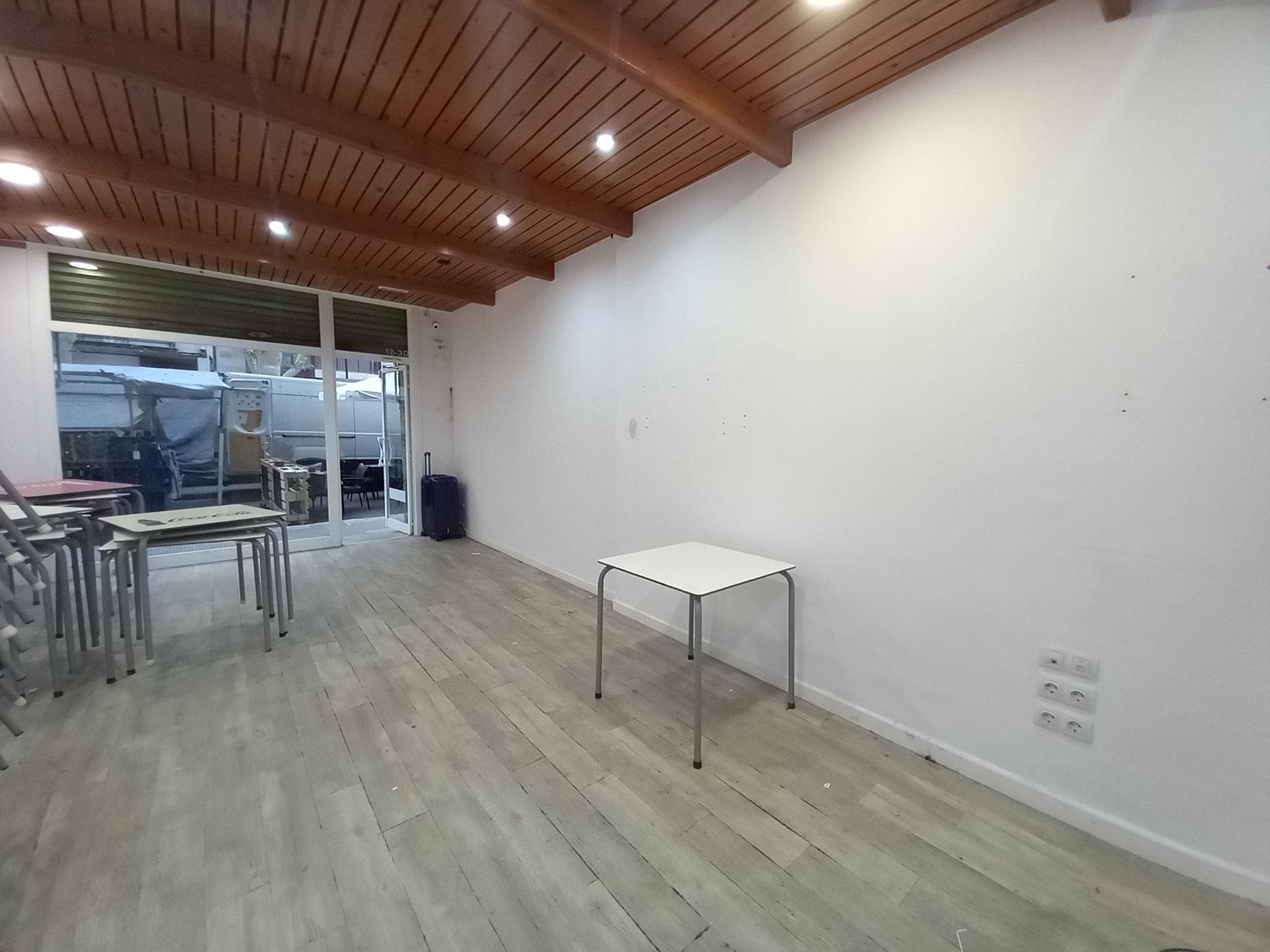 Retail in El Vendrell, Tarragona to rent Interior Photo- Image 1 of 3