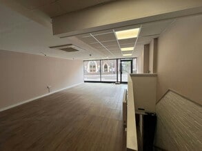 90 High St, Tring to rent Interior Photo- Image 2 of 12