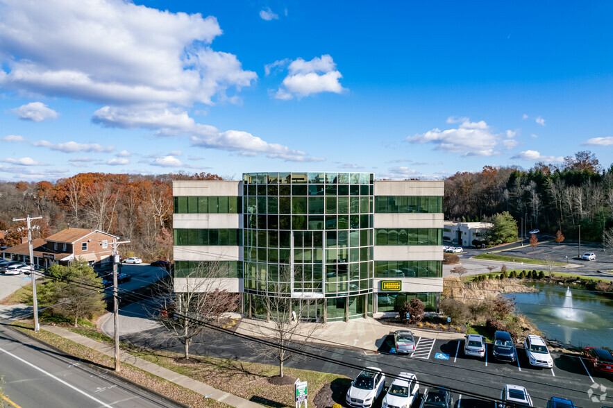 2100 Corporate Dr, Wexford, PA for rent - Building Photo - Image 2 of 7