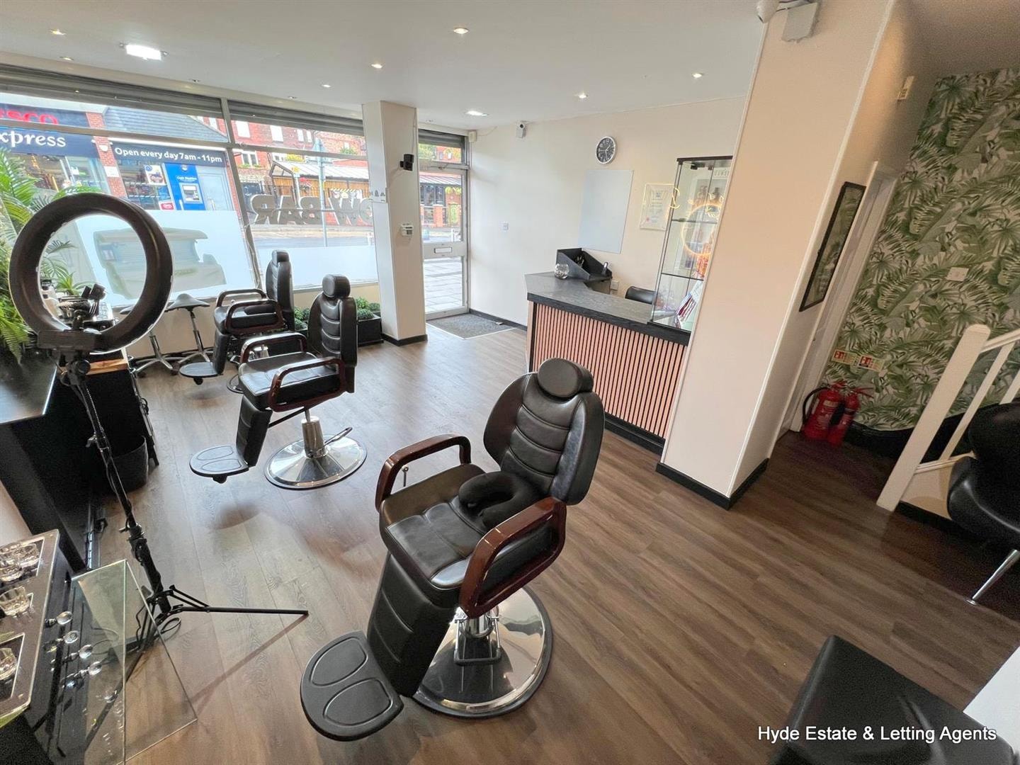 181 Monton Rd, Manchester to rent Interior Photo- Image 1 of 14