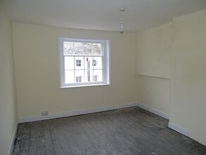 20 Market Place, Warminster to rent Interior Photo- Image 2 of 5
