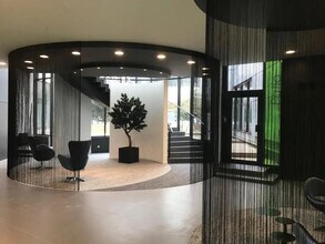 1-3 Allée Des Pierres Mayettes, Gennevilliers to rent Interior Photo- Image 2 of 5