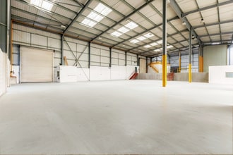 Popes Ln, Oldbury to rent Interior Photo- Image 2 of 3