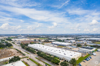 7425 Pinemont Dr, Houston, TX - aerial  map view