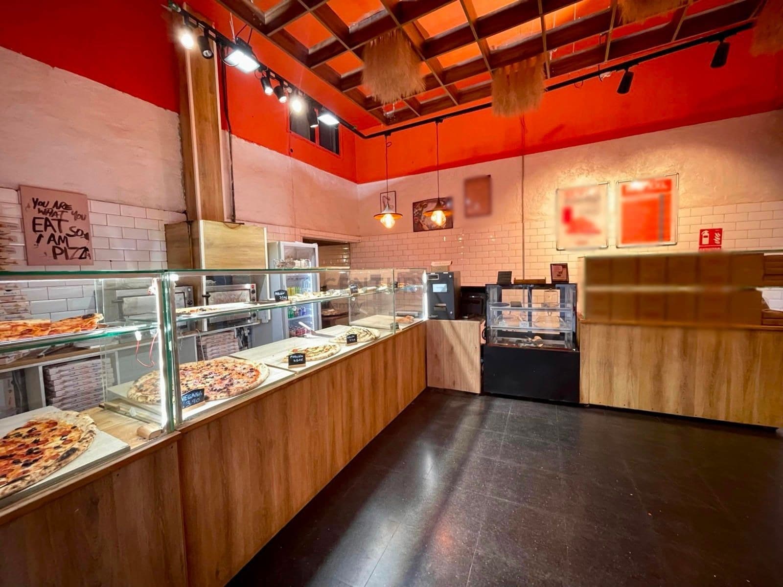 Retail in Barcelona, Barcelona to rent Interior Photo- Image 1 of 14