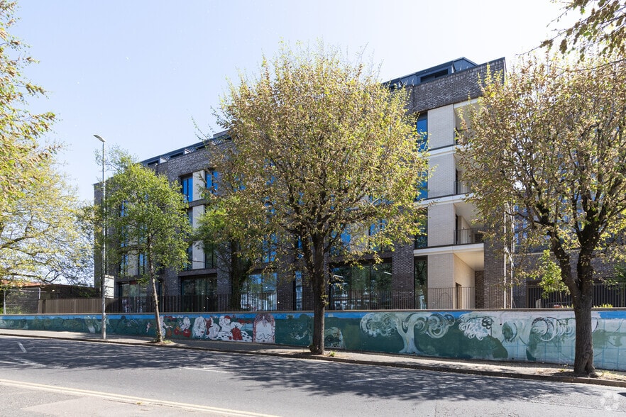 Block A & B, Hove Central, Sackville Road, Hove Road, Hove to rent - Building Photo - Image 2 of 4