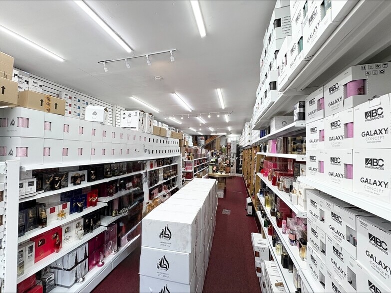 128 Broughton St, Manchester to rent - Building Photo - Image 2 of 4