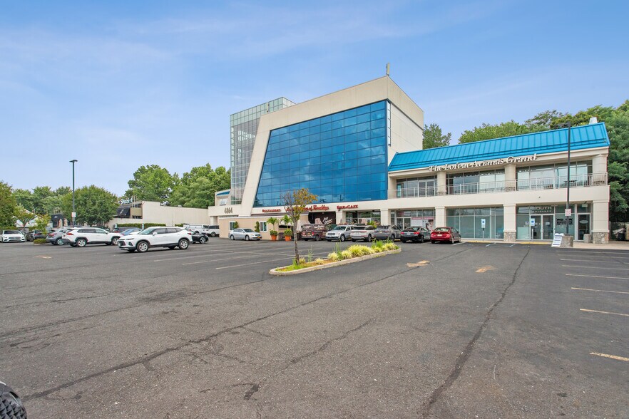 4864 Arthur Kill Rd, Staten Island 10309 Richmond Valley Atrium