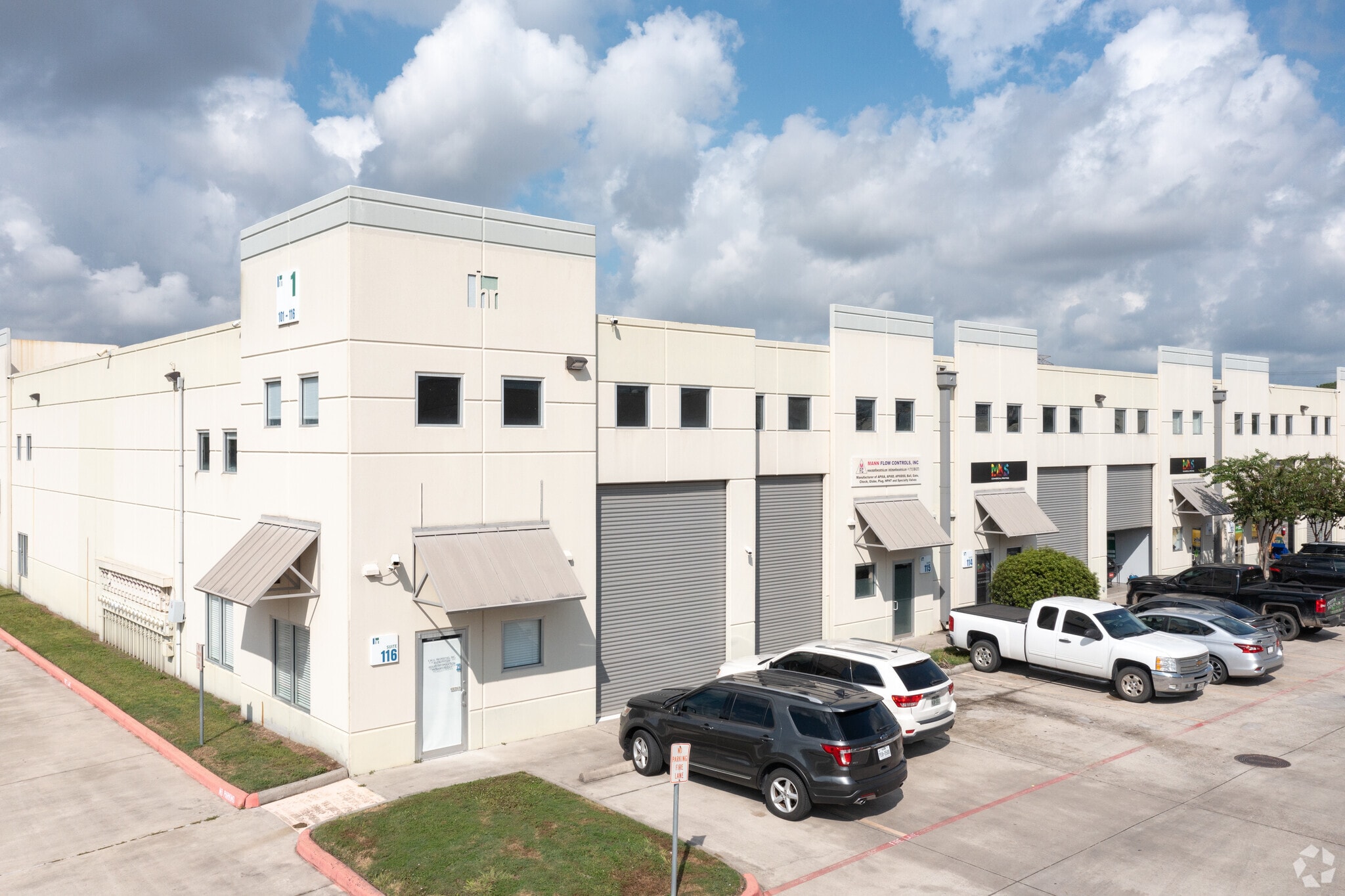 5750 N Sam Houston Pky E, Houston, TX to rent Building Photo- Image 1 of 7