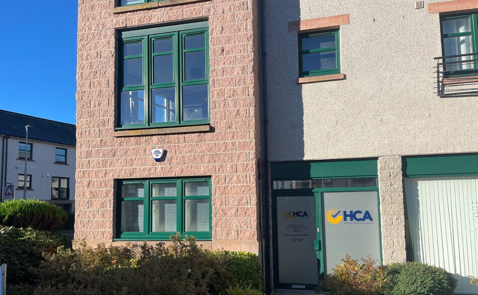 7 Pisys House Grandholm Crescent, Aberdeen for sale - Building Photo - Image 2 of 5