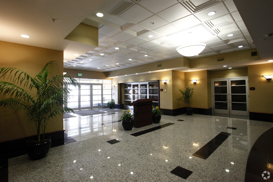 501 Fairmount Ave, Towson, MD for rent - Lobby - Image 2 of 3