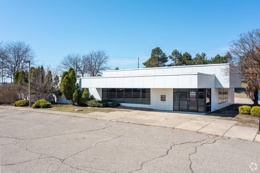 27768 Novi Rd, Novi, MI for rent - Building Photo - Image 1 of 5