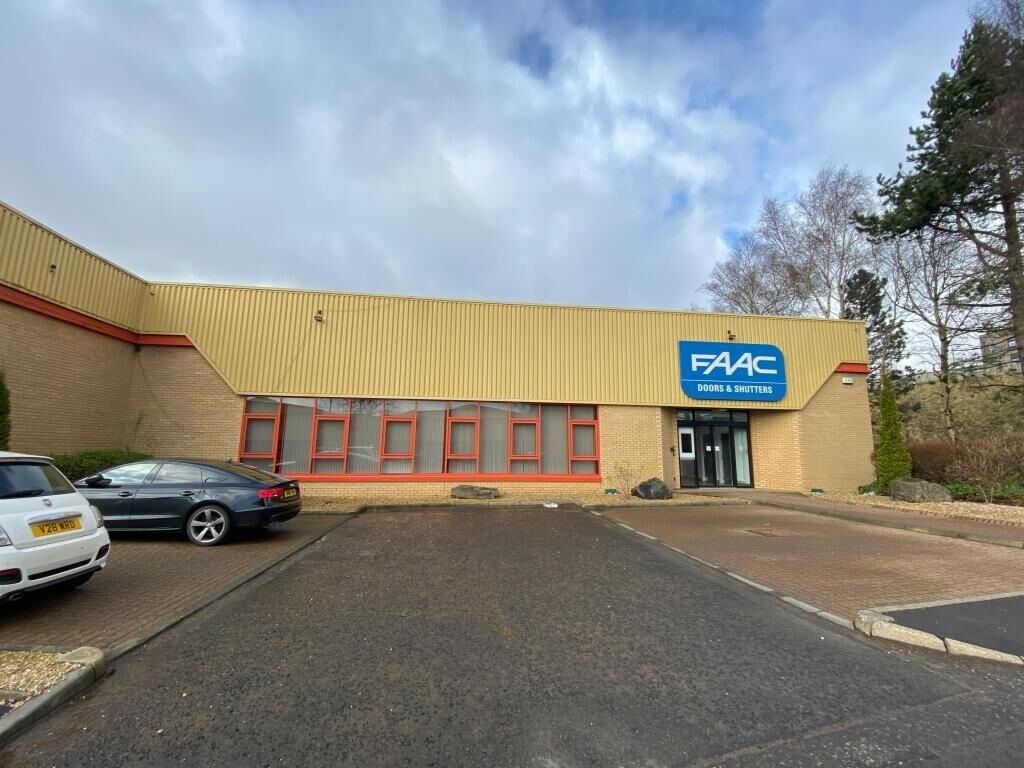 10 Cairn Ct, East Kilbride to rent Building Photo- Image 1 of 6