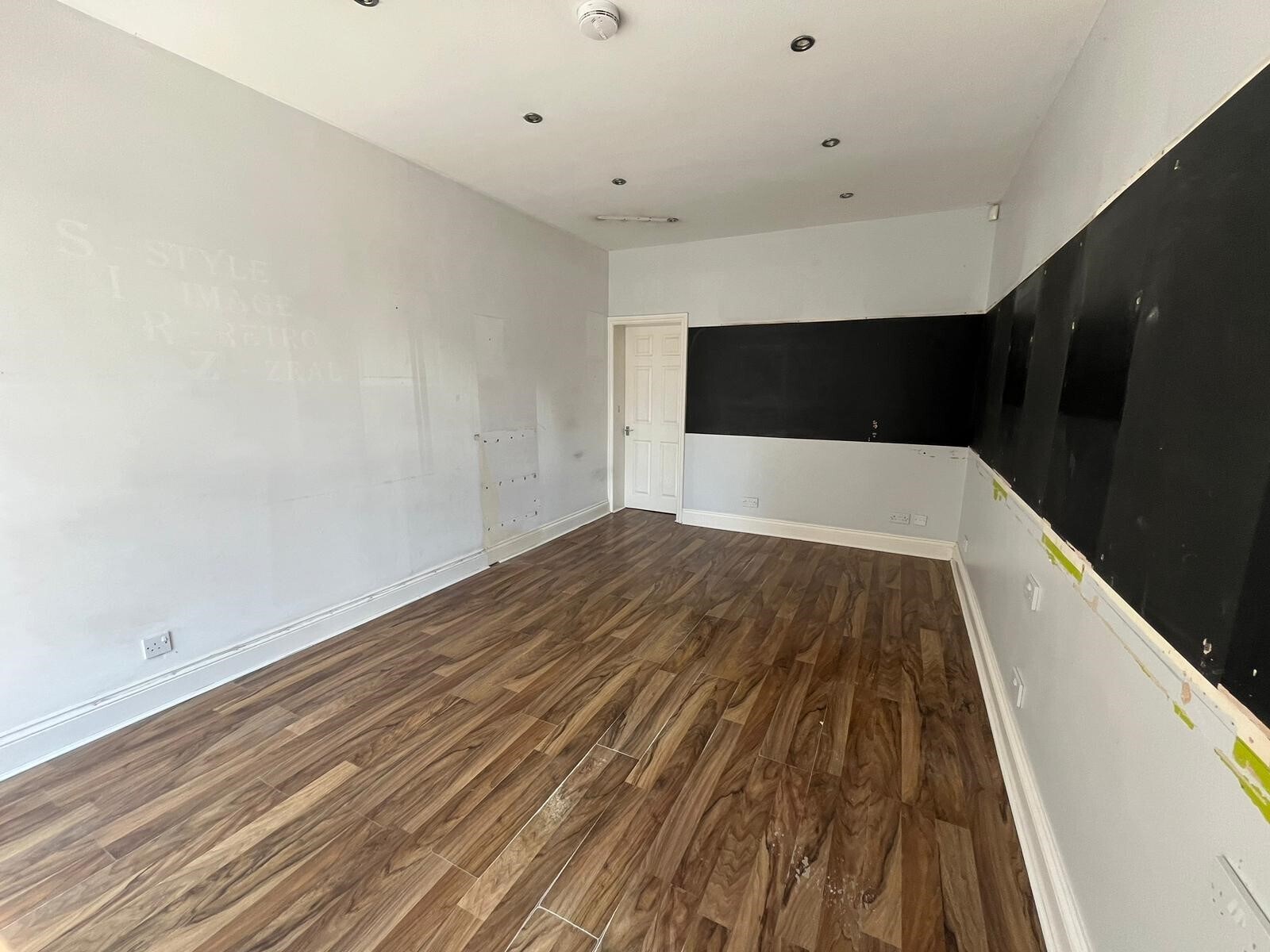 26-30 High St, Sutton Coldfield to rent Interior Photo- Image 1 of 3