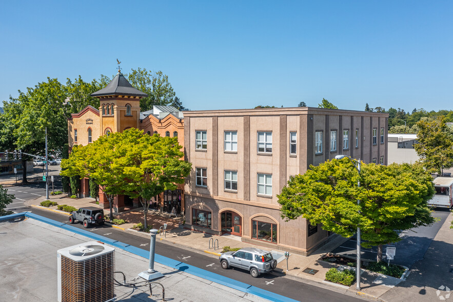 566-576 Olive St, Eugene, OR for rent - Building Photo - Image 3 of 5