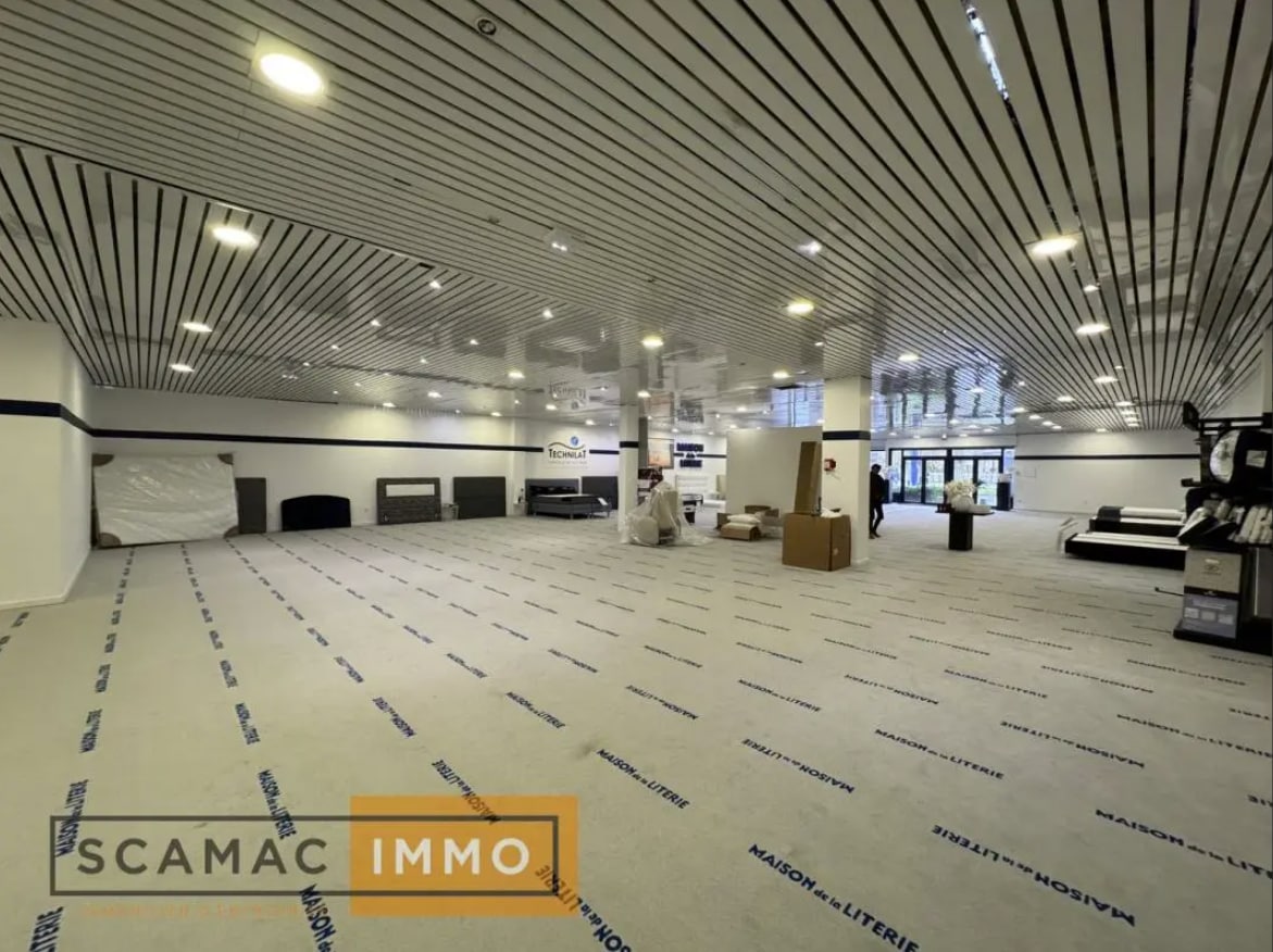 Retail in PRINGY for sale Interior Photo- Image 1 of 5