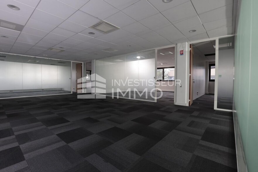 Office in Antony to rent - Building Photo - Image 2 of 3