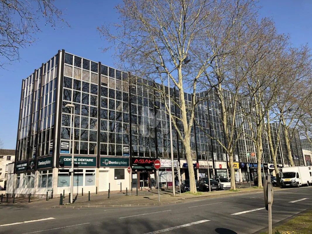 Retail in Évry-Courcouronnes to rent Building Photo- Image 1 of 11