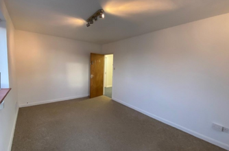 4-6 The Precinct, Wellesbourne for rent Interior Photo- Image 2 of 2