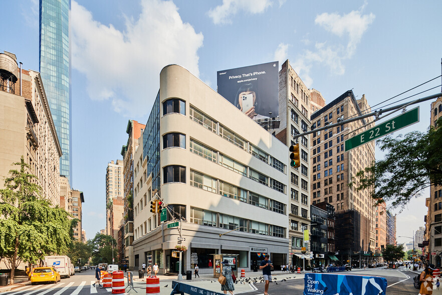 936 Broadway, New York, NY for rent - Building Photo - Image 1 of 7