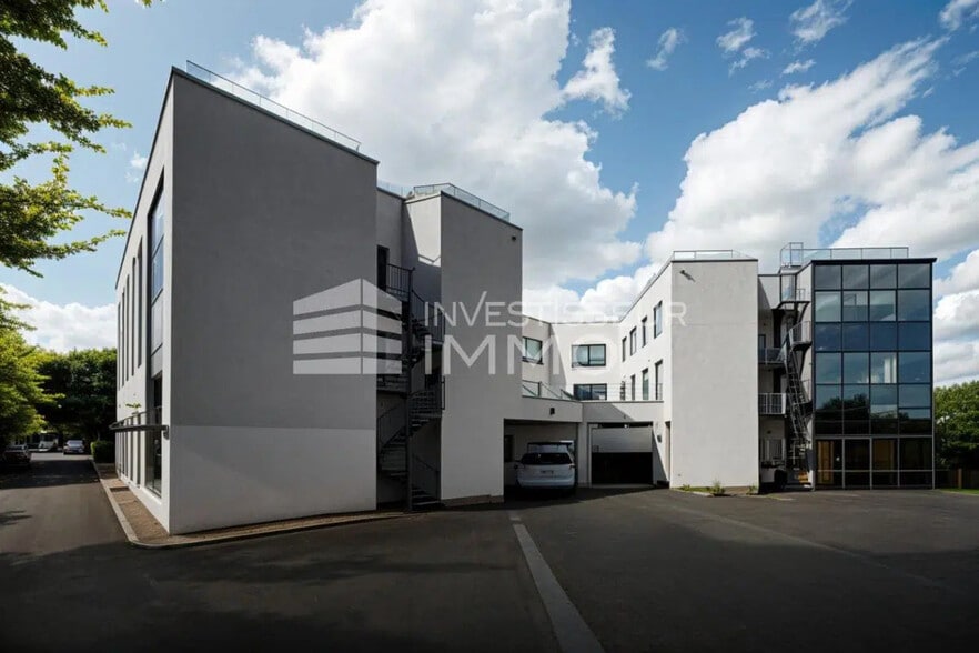 Office in Antony to rent - Building Photo - Image 3 of 3