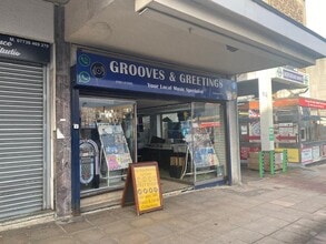 19 Kirkgate, Shipley to rent Building Photo- Image 2 of 2